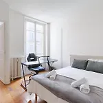 Victor Hugo Trocadero Luxury Apartment 4Br