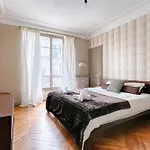 Victor Hugo Trocadero Luxury Apartment 4Br